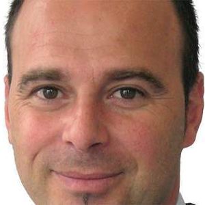 Mathias Pfitzenmeier, Direktor Produktmarketing Fräsen bei Kennametal: „Wenn Schichthaftungsprobleme auftreten, hängt das oft mit der Vorbehandlung zusammen, bei der Partikel im Grundmaterial eingeschlossen werden.“ Bild: Kennametal