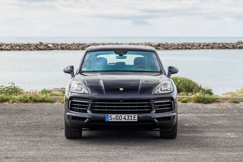 Der Porsche Cayenne E-Hybrid ist ab 90.000 Euro zu haben. (Bild: Porsche)