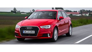 Dreizylinder-Benziner bei ersten Tests in Oberbayer: Der Audi A3 1.0 TFSI Sportback gab sich leise und unaufdringlich. Seine 85 kW/115 PS und das maximale Drehmoment von 200 Nm verhelfen ihm zu einem agilen Fahrverhalten und flottem Vorwärtsdrang. (Audi)