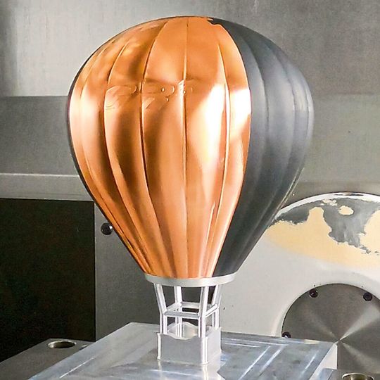 Aus Grafit gefertigter GR3 Ballon. Aus Grafit gefertigter GR3 Ballon.