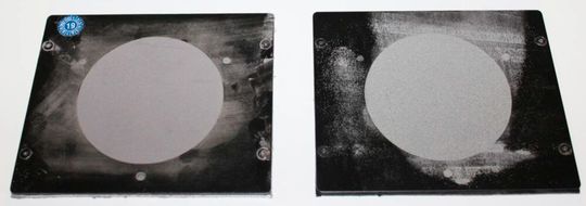 Bild 2: So sieht der Pulverhalter (Mikrotiterplatte) aus, der im Zuge der Forschungen genutzt wurde.(Bild:  Fraunhofer IPK)