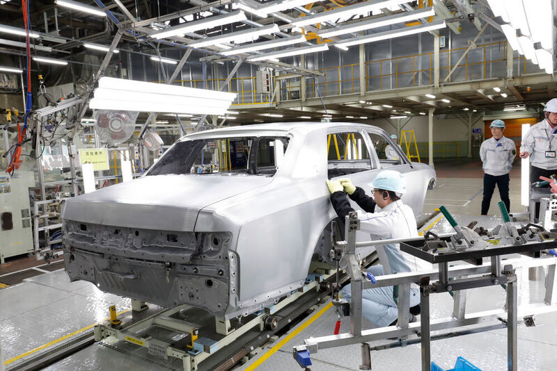 Der Century wird in Handarbeit gefertigt. (Toyota)