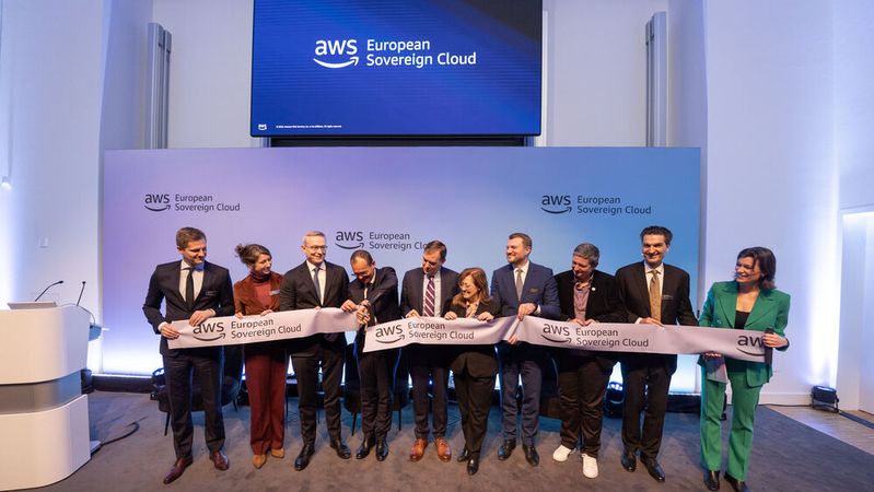 Symbolischer Auftakt in Brandenburg: Die AWS European Sovereign Cloud richtet sich an öffentliche Auftraggeber und stark regulierte Branchen in der EU.(Bild:  AWS)