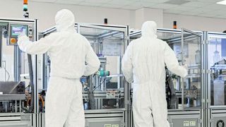 Die Positioniersysteme von Steinmeyer Mechatronik mit den Miniaturkugelgewindetrieben von August Steinmeyer decken ein breites Anwendungsspektrum ab: von der Medizintechnik über die Biotechnologie bis hin zur Halbleitertechnik. (Gorodenkoff Productions OU)