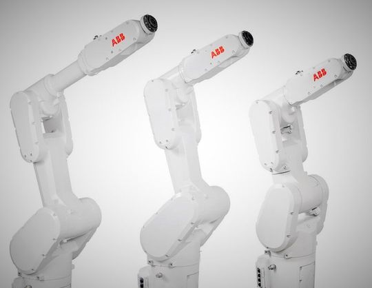 Wer den Industrieroboter nur als relativ wuchtiges Unterstützungssystem kennengelernt hat, der weiß vielleicht nichts über den Trend zu kleineren, noch digitaler vernetzbaren Robotern, die auch der Mittelstand für sich entdeckt hat. Hier einige Meinungen von Fachexperten und Entscheidern. Wer den Industrieroboter nur als relativ wuchtiges Unterstützungssystem kennengelernt hat, der weiß vielleicht nichts über den Trend zu kleineren, noch digitaler vernetzbaren Robotern, die auch der Mittelstand für sich entdeckt hat. Hier einige Meinungen von Fachexperten und Entscheidern.