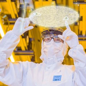 Bosch will in Dresden auf 300-Millimeter-Wafern Chips für das Internet der Dinge und die Automobilindustrie fertigen.(Bild:  Bosch)