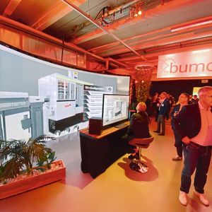 Présentation sur écran géant du showroom Starrag Vuadens.(Source :  Marina Hofstetter)