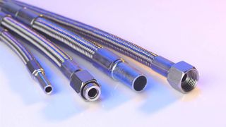 Die Serto AG hat die Herstellungskapazität beim PTFE-Schlauchsortiment Jacoflon mit Metallummantelung erweitert. (Archiv: Vogel Business Media)