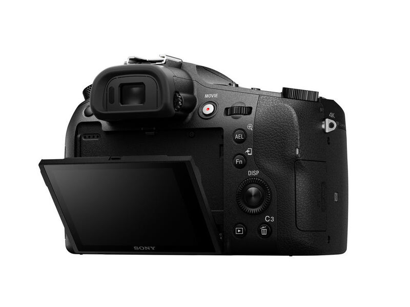 Die RX10 III hat ein neigbares Drei-Zoll-Display mit einer Auflösung von 1,3 Megapixel. (Sony)