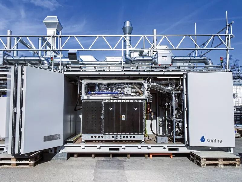 Eine der fortschrittlichsten Festoxidzellen-Elektrolyse-Anlagen (SOEC): Die Hochtemperature-Wasserstoffelektrolyse der Firma Sunfire. (Bild: Sunfire)