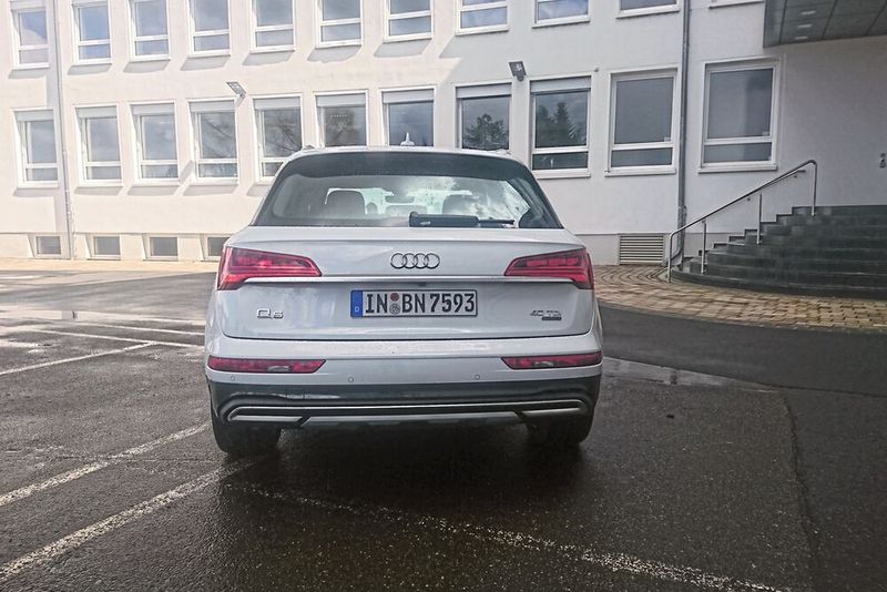 Die Rückleuchten (OLED) wurden ebenfalls modifiziert und lassen sich optional mit verschiedenen Lichtsignaturen ordern.  (Bild: Sven Prawitz/Vogel Communications Group)