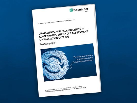 Das Positionspapier erläutert, wie eine vergleichbare und transparente Ökobilanzierung des Kunststoffrecyclings funktioniert.(Bild:  Fraunhofer CCPE)