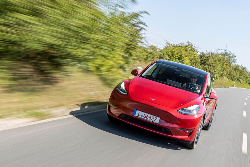 Zwar mag das Model Y zum Shooting Star auf der Electric Avenue werden, doch auf den ersten Blick sieht es ziemlich unspektakulär aus. (Bild: SP-X/Frank Ratering)