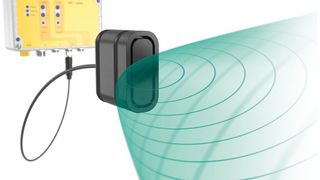 Sicherheitstechnik schützt zwischen Mensch und Maschine vor gefahrbringenden Situationen, aber auch das Material daher im Begegnungsverkehr.  (Bild: Pepperl+Fuchs)