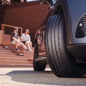 Als rollwiderstandsarme Bereifungsvariante für Elektro-, aber auch andere Fahrzeuge bringt Nokian den neuen ­Powerproof E auf den Markt. (Bild: Nokian)