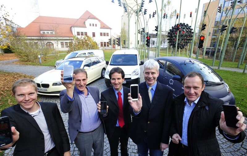 Benedikt Jäger (TUM), Florian Bachmann (Taxiverband), Gunnar Heipp (SWM/MVG), Dr. Jürgen Gaulke (Bundeswirtschaftsministerium), Dr. Wolfgang Christl (Handwerkskammer). (Bild: SWM)