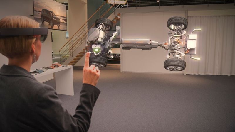 Eine weitere Einsatzmöglichkeit der Hololens ist der Showroom. Hier arbeitet Microsoft mit Voilvo zusammen. (Microsoft)