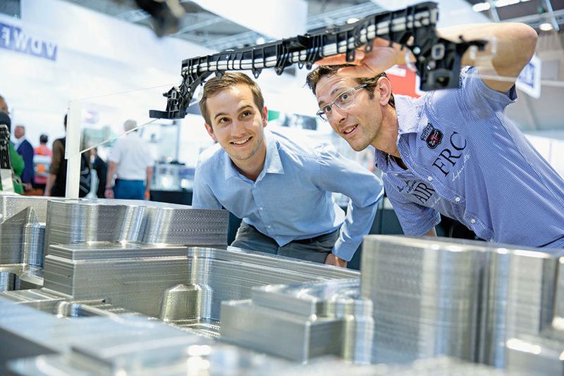 Im Fokus der Moulding Expo steht der Werkzeug-, Modell- und Formenbau mit Spritzgiess-, Druckguss-, Giesserei-, Stanz- und Umformwerkzeugen sowie verschiedenen Verfahren des Modell- und Prototypenbaus. (Messe Stuttgart)