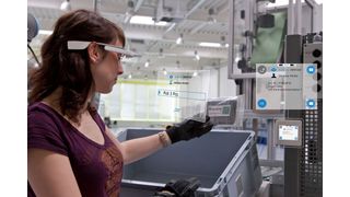 Assistenzsysteme unterstützen die Beschäftigten, indem beispielsweise Informationen eingeblendet werden.  (Bild: Fraunhofer IML)