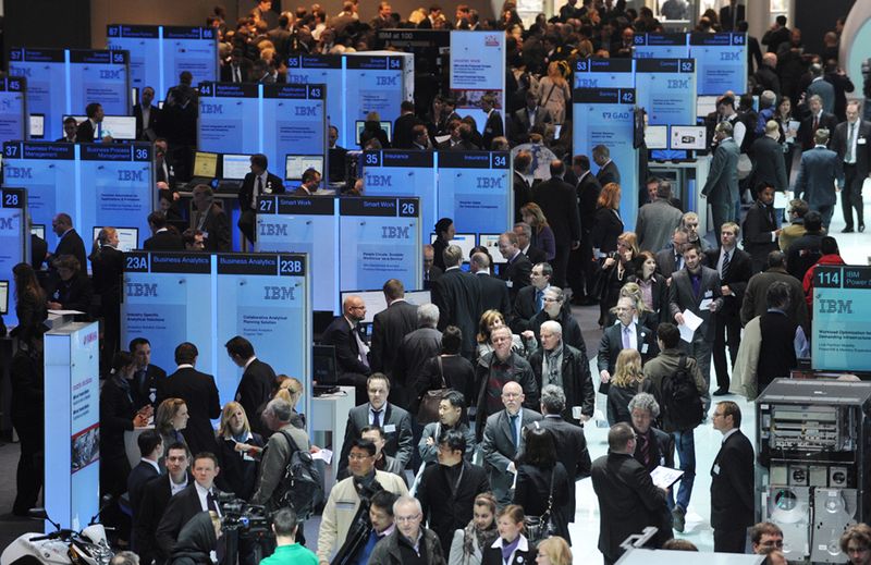 CeBIT 2011: Reges Treiben am Stand von IBM in Halle 2 (Quelle: Deutsche Messe Hannover). (Archiv: Vogel Business Media)