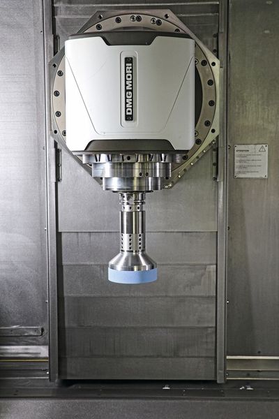 MS Ultraschall nutzt auch die Schleifoption des Dreh-Fräszentrums CTX beta 2000 TC von DMG Mori. Für perfekte Oberflächen wird die Schleifscheibe samt Haimer-Schleifaufnahme vor dem Einsatz feingewuchtet. (Bild: Haimer)