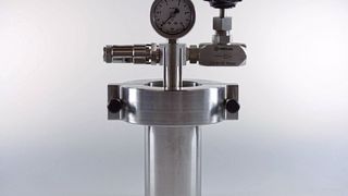 An der JGU entwickelte Elektrolysezelle zur Gewinnung von Vanillin aus Lignin (Bild: Michael Zirbes, JGU)