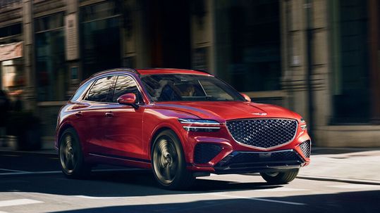 Mit dem GV70 startet Genesis in der Klasse der Mitteklasse-SUVs.(Bild:  Genesis)