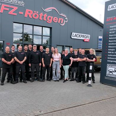 Ein junges erfolgreiches Team erwartet die Kunden aller Fabrikate bei Kfz-Röttgen in Erftstadt. (Bild: Wenz - VCG)