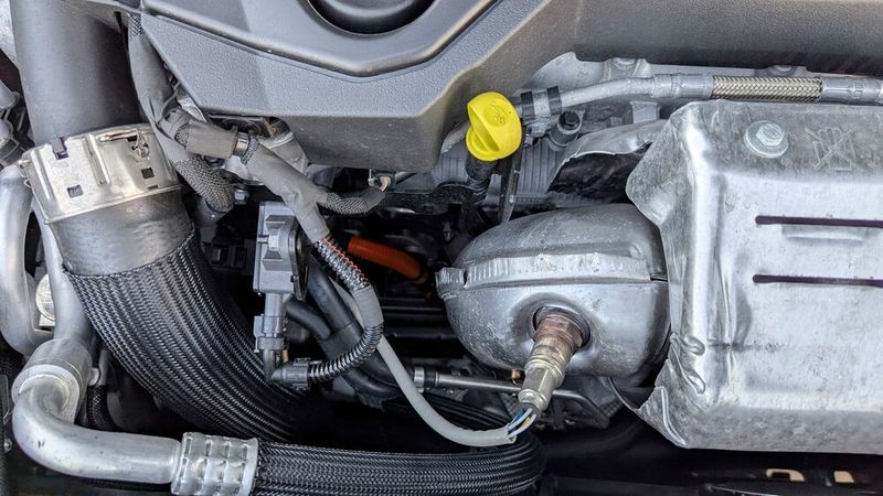 Nur ganz unten im Motorraum konnte man übrigens die orangefarbigen Hochvoltkabel erkennen. (Bild: Rosenow – VCG)