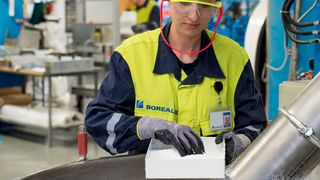 Für das Polyamid und das Polyethylen der Mehrschichtverpackung wurden die Rohstoffe im Rahmen des Projekts „Chemcycling“ in Kleinstmengen hergestellt. (Symbolbild) (Borealis)