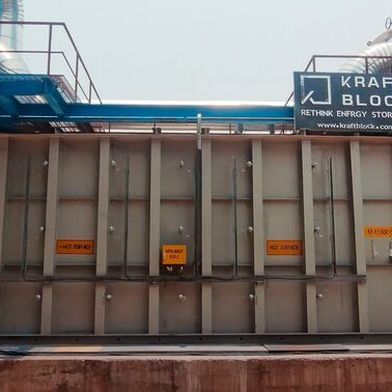 Tata Steel nutzt in einem Projekt bereits thermische Energiespeicher, um Abwärme aus der Sinterkühlung zwischenzuspeichern. Das spart 120 GWh Gas pro Jahr. (Bild: Kraftblock)