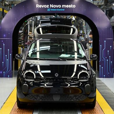The Twingo E-Tech Electric rolls off the production line in Novo mesto, Slovenia (Image:Renault)