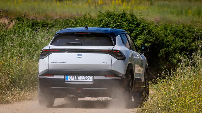 Bereits beim ersten Betrachten fällt das selbstbewusste Design auf. (Bild: Toyota)