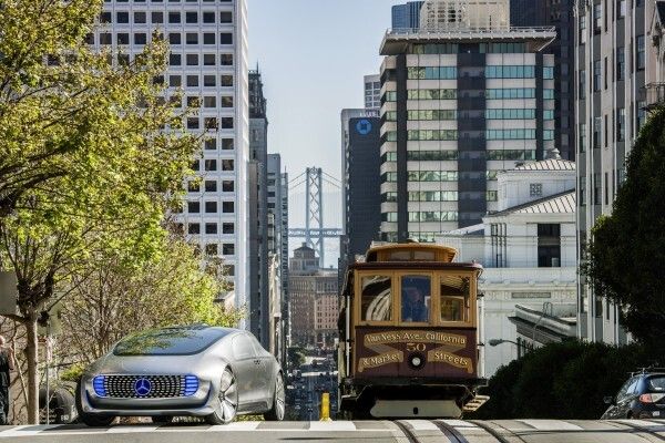 Mercedes-Benz F 015 Luxury in Motion in San Francisco. Die Vision: Mehr Lebensqualität für alle Stadtbewohner (Mercedes-Benz)