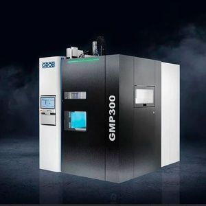 Grob-Werke (Halle 11.0, Stand C51): Die GMP300 stellt endkonturnahe Aluminiumbauteile im Liquid Metal Printing (LMP) her. Der 3D-Drucker ist mit einer 3-Achs-Kinematik ausgestattet. Die inerte Atmosphäre dient dem Schutz des Bauteils vor Oxidation und garantiert  gleichbleibend gute Materialeigenschaften.(Bild:  Grob-Werke)