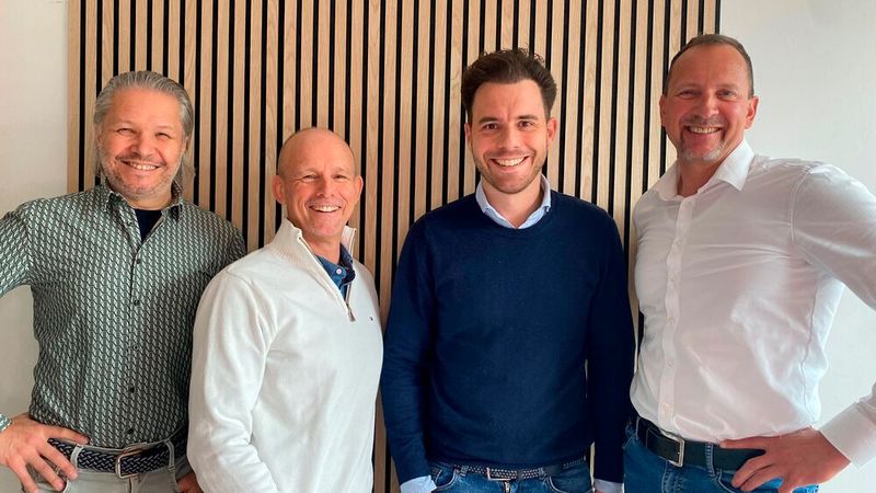 (Von links nach rechts): Joaquim Moreira dos Santos, Marc Gloning, Philipp Niemann, und Alexander Wacker, SOS Software Service.(Bild:  SOS Software Service)