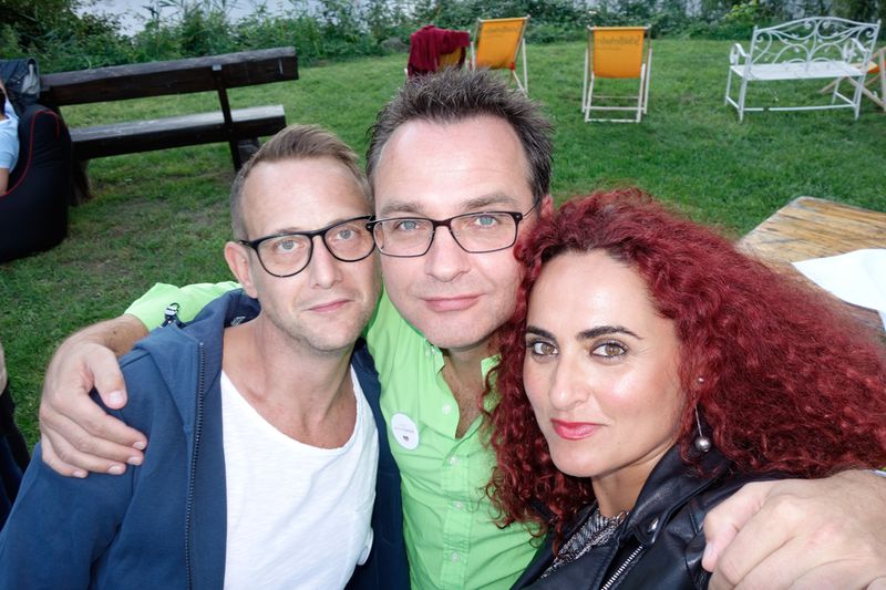 Zwischen Küppi und Gernot passt kein Kleeblatt, geschweige ich! (Bild: IT-BUSINESS)