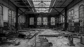 Der VDA hat registriert, dass die Stimmung in der deutschen Industrie eh schon schlecht ist, aber die tatsächliche wirtschaftliche Lage noch schlechter. Wenn nichts dagegen unternommen werde, drohe unter anderem eine massive Verlagerung von Stellen ins Ausland. (Bild: Lost Places Found)