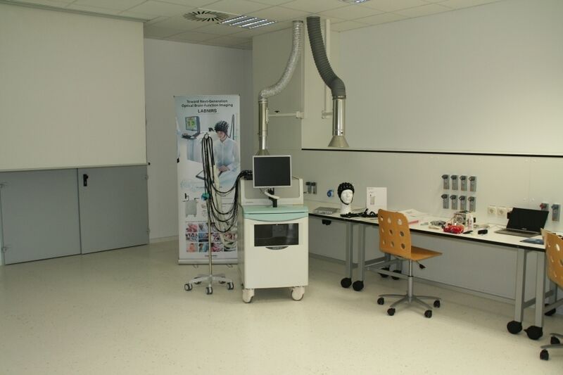 Neben den analytischem Portfolio gibt es auch Geräte von Shimadzu Medizintechnik in der Laborwelt.  (Bild: Platthaus/LABORPRAXIS)