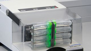 Retsch Schwingmühle MM 400 mit Adapter für acht 50 ml Falcon Tubes (Bild: Retsch)