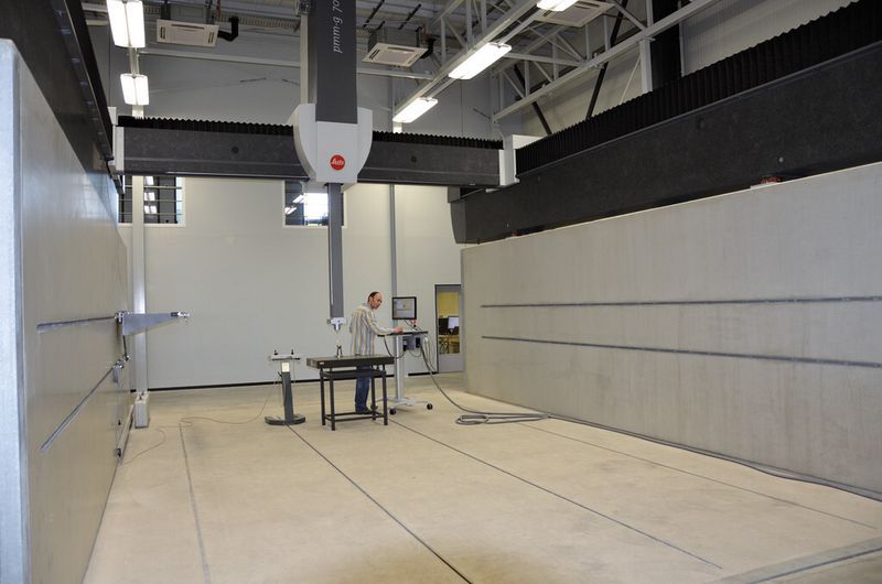 Messen im XXL-Format: Pfrang-Tec in Meißen besitzt die derzeit größte Koordinatenmessemaschine der Welt mit einem Messbereich von 7000 mm x 4000 mm x 3000 mm. (Bild: Pfrang)