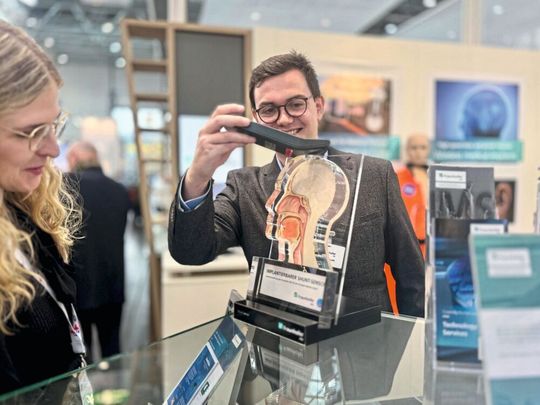 Drucksensor-Implantat zur Behandlung von Hydrozephalus Patienten(Bild:  Fraunhofer IMS)