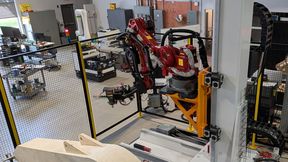 Güdel adds two additional degrees of freedom to heavy-duty robotic grinding applications through its Trackmotion Vertical (TMV) and Trackmotion Floor (TMF) systems. This allows a single robot to maintain consistent contact pressure and path speed across massive surfaces that would otherwise require multiple robots or complex part repositioning.  (Source: Titan Robotics)