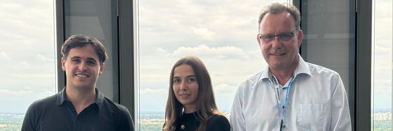 Marco Paris (Keyaccount Manager), Olga Stativa (HR Managerin) und Stephan Häfele (CEO) von der Var Group(Bild: Vogel IT-Medien) Marco Paris (Keyaccount Manager), Olga Stativa (HR Managerin) und Stephan Häfele (CEO) von der Var Group(Bild: Vogel IT-Medien)