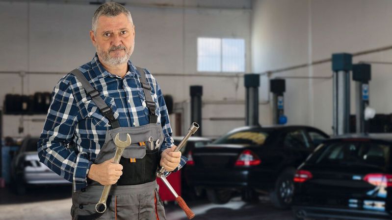 Nicht wenige Unternehmer arbeiten bis weit ins Rentenalter. Doch es gibt andere Möglichkeiten.(Bild:  wewi-creative - stock.adobe.com)