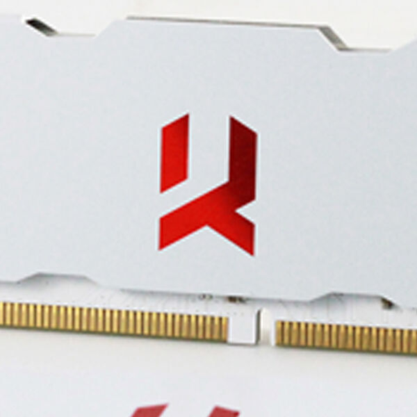 Mit den Modulen der Serie IRDM PRO Crimson White liefert Goodram einen Hingucker unter den DDR4-Speichern.