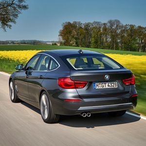 (BMW)