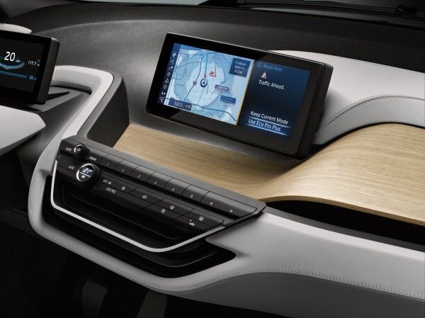 Das BMW i3 Concept Coupé ist das erste vollständig vernetzte Elektrofahrzeug der Welt (BMW Group)