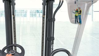 Die fehlende A-Säule macht Bereiche sichtbar, die sonst hinter Stahlprofilen versteckt blieben. (Linde-MH)