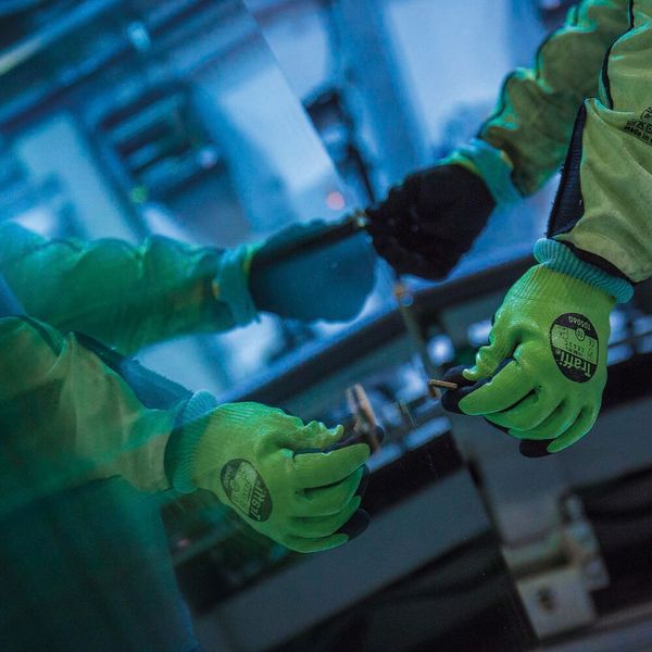 Das Unternehmen Isoclima produziert fortschrittliche Glaslösungen, die dank der Kombination von Glas, Keramik und Kunststoff Stil und Design mit hoher Festigkeit und Stabilität verbinden. (Bild: Isoclima)